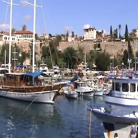 Hotel Lara Atalla 2*